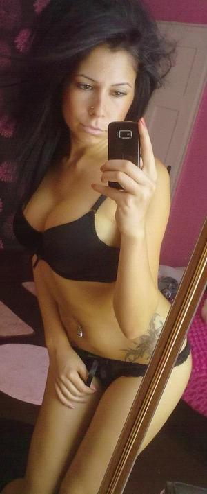 Marline from North Carolina is looking for adult webcam chat